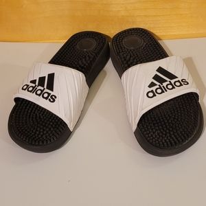 ADIDAS Slides Sz 8